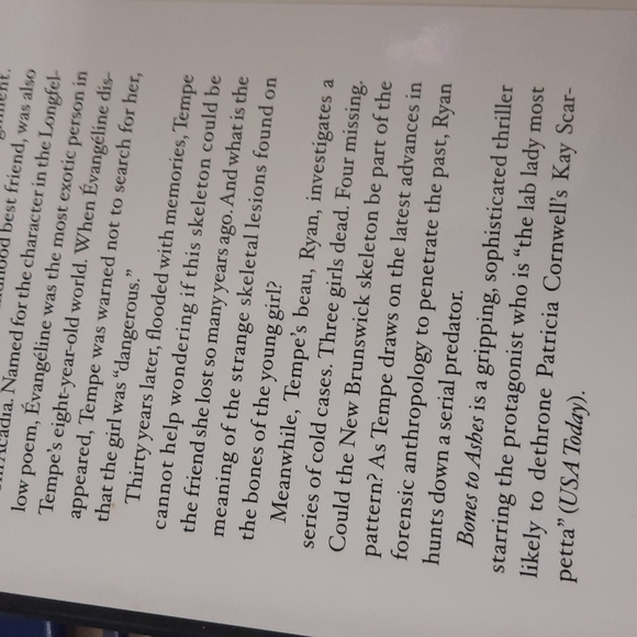 Bones to ashes by Kathy Reichs new york times best seller - Picture 4 of 4